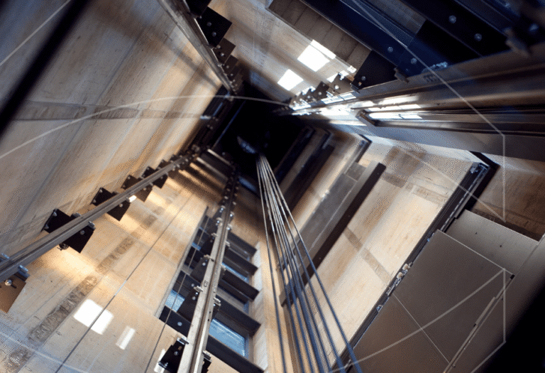 Segurança em elevadores históricos o que o acidente no Elevador da Glória nos ensina