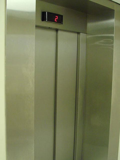 galeira-elevador-para-maca-fechado