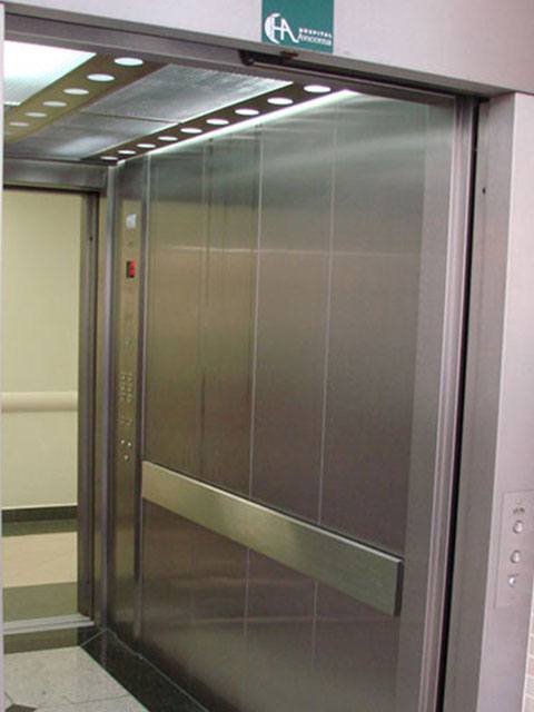 galeira-elevador-para-maca-leito-aberto